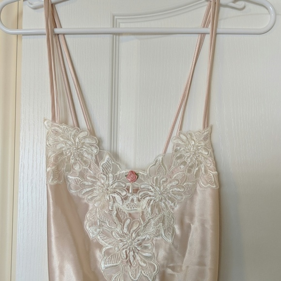 Sleep Wear - Picture 1 of 3